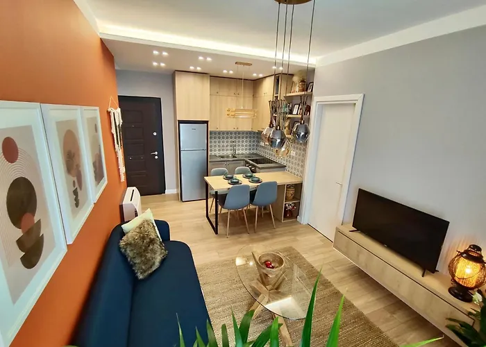 Premium With Parking * 地拉那